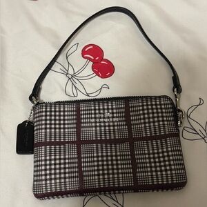 🤎Coach Black and Brown Checkered Wristlet Like New